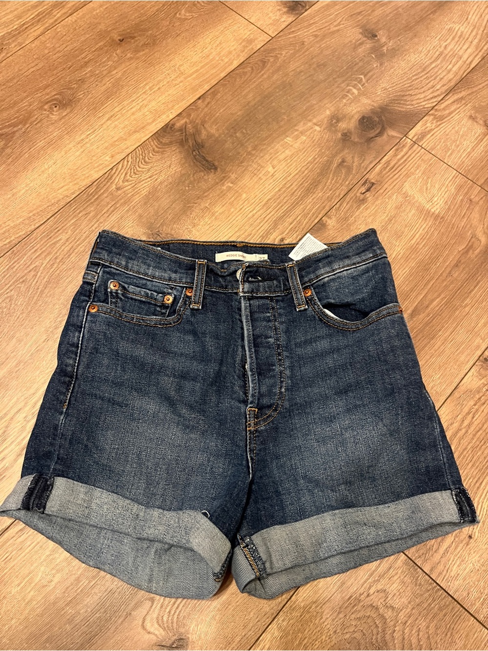 Women’s Levi’s high rise denim shorts